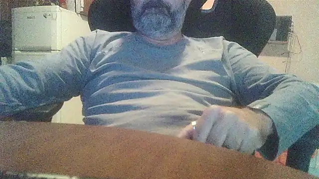 Snapshot of lanata chatting on 10/13/25, 01:18 lanata online show from 10/13/25, 01:18