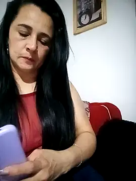 Snapshot of Alanna_11 chatting on 09/21/25, 04:17 Alanna 11 online show from 09/21/25, 04:17