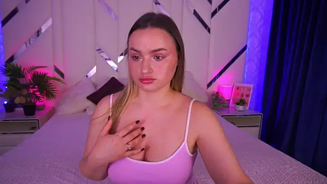 LindsieGreyy online show from 11/01/25, 08:41