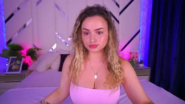 Snapshot of LindsieGreyy chatting on 10/07/25, 06:36 LindsieGreyy online show from 10/07/25, 06:36