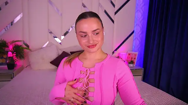 LindsieGreyy online show from 10/29/25, 08:13