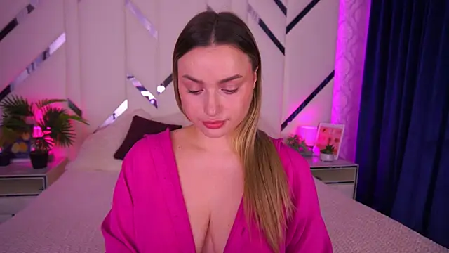 LindsieGreyy online show from 10/30/25, 08:01