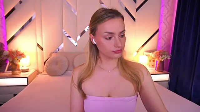 LindsieGreyy online show from 05/23/26, 06:01