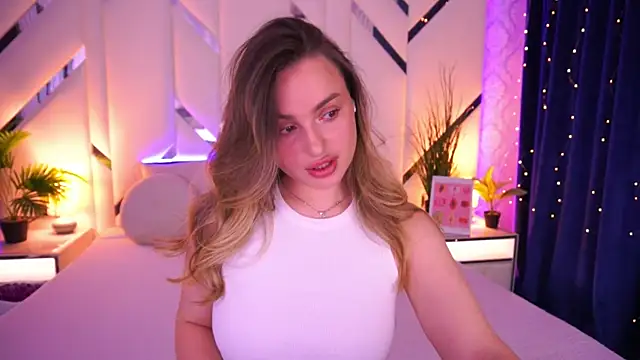 LindsieGreyy online show from 02/23/26, 08:26