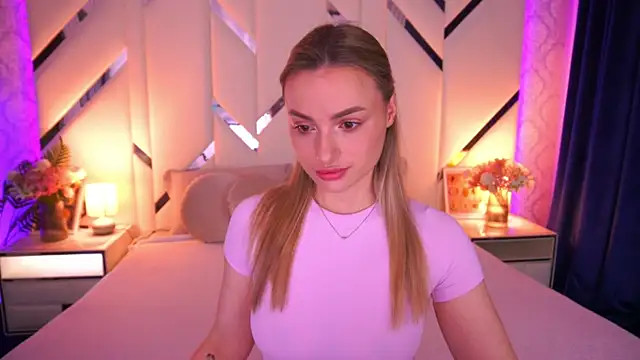 LindsieGreyy online show from 05/09/26, 06:28