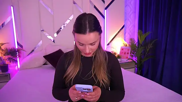 LindsieGreyy online show from 11/25/25, 09:42