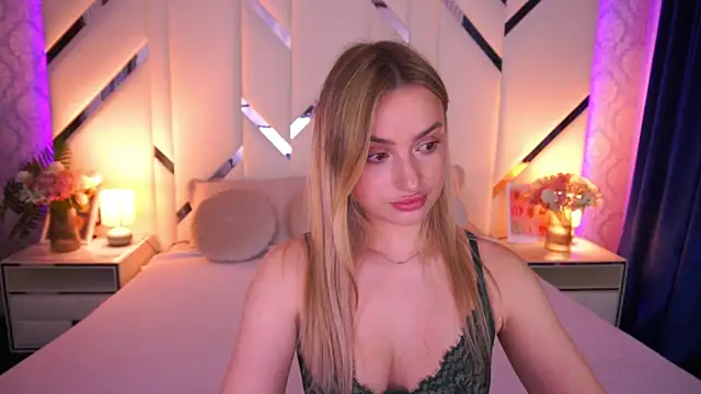 LindsieGreyy online show from 05/10/26, 12:53