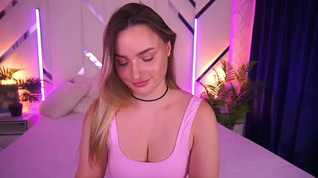 LindsieGreyy online show from 11/27/25, 08:26