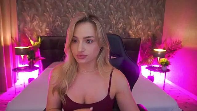 Snapshot of LindsieGreyy chatting on 07/05/26, 01:07 LindsieGreyy online show from 07/05/26, 01:07