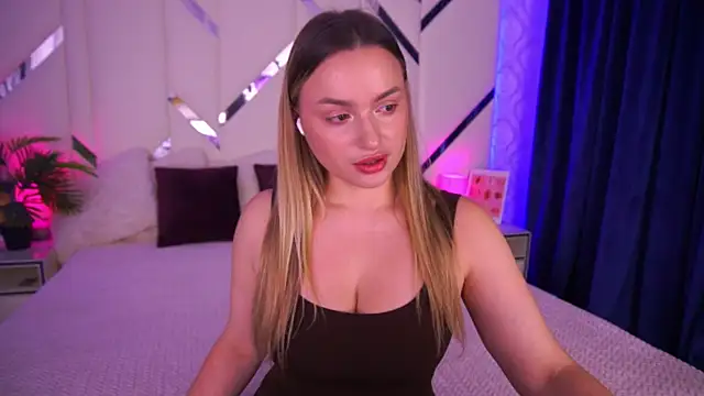 LindsieGreyy online show from 11/04/25, 07:45