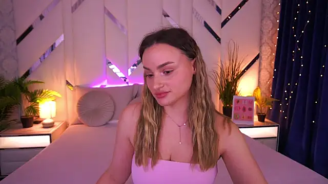 LindsieGreyy online show from 02/12/26, 09:09