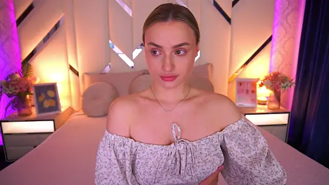 LindsieGreyy online show from 05/13/26, 12:56
