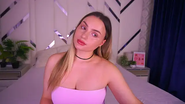 LindsieGreyy online show from 11/08/25, 08:07