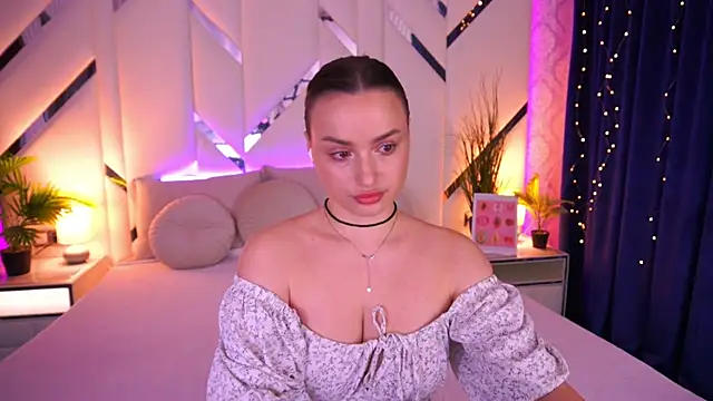 LindsieGreyy online show from 02/15/26, 08:46