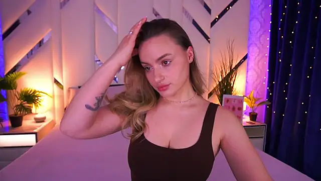 LindsieGreyy online show from 02/27/26, 08:25