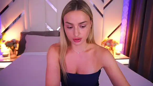 Snapshot of LindsieGreyy chatting on 07/19/26, 12:57 LindsieGreyy online show from 07/19/26, 12:57