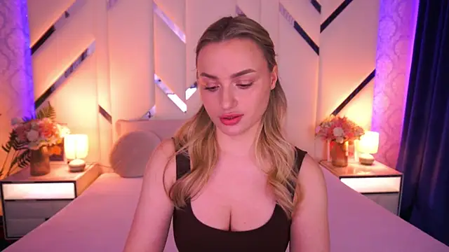 LindsieGreyy online show from 04/27/26, 06:55