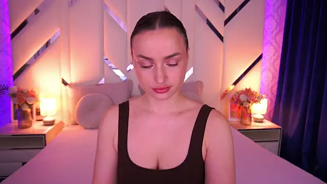 LindsieGreyy online show from 04/09/26, 06:04