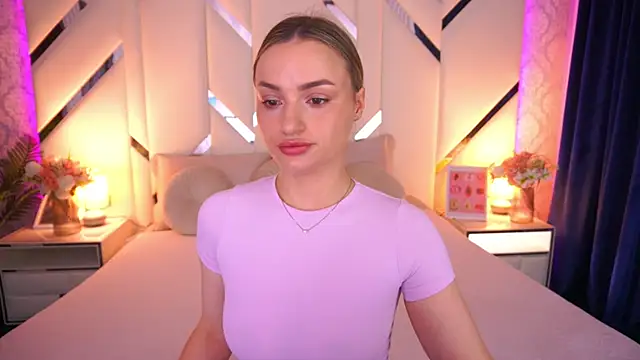 LindsieGreyy online show from 05/17/26, 05:51