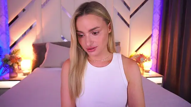 Snapshot of LindsieGreyy chatting on 07/11/26, 01:00 LindsieGreyy online show from 07/11/26, 01:00