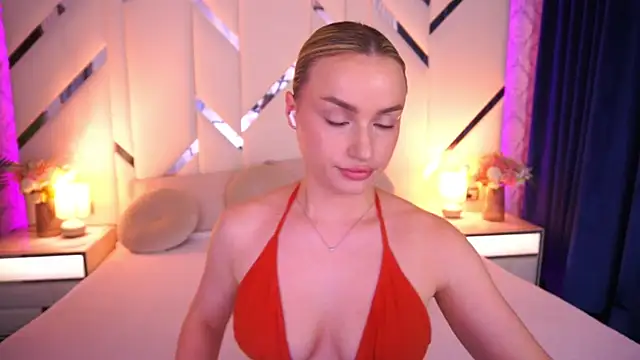 Snapshot of LindsieGreyy chatting on 06/12/26, 12:58 LindsieGreyy online show from 06/12/26, 12:58