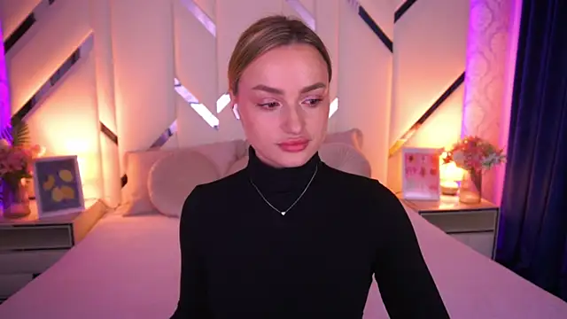 LindsieGreyy online show from 05/11/26, 06:37