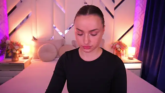 LindsieGreyy online show from 04/14/26, 06:29