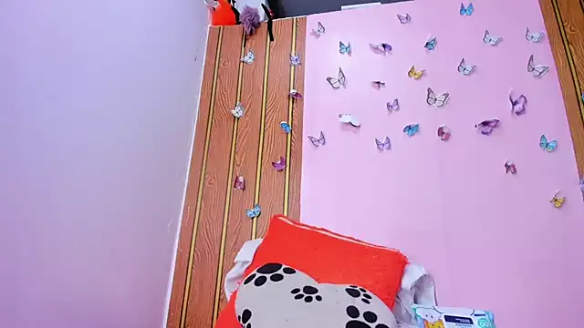 camilagreeco online show from 12/15/25, 02:34