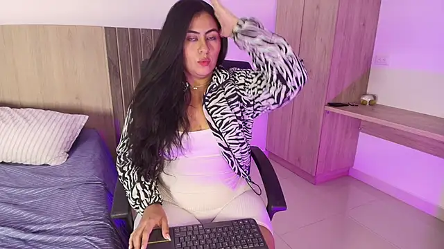 Mia cm online show from 03/16/25, 02:21