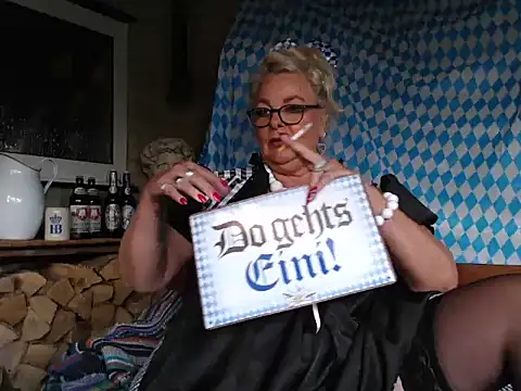 Snapshot of HotSilli152 chatting on 09/27/25, 03:07 HotSilli152 online show from 09/27/25, 03:07