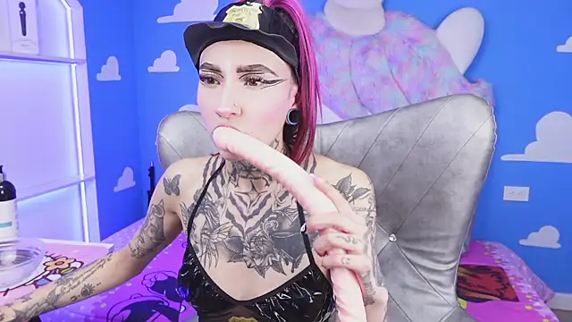 Snapshot of miss___angel chatting on 10/14/25, 06:08 miss angel online show from 10/14/25, 06:08