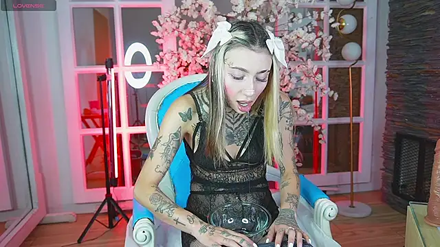 miss   angel online show from 04/14/26, 11:15