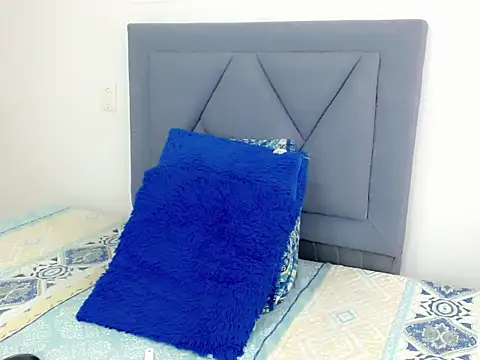 dominic 00 online show from 11/01/25, 07:41