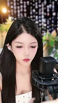 Snapshot of vv-77 chatting on 11/07/25, 04:00 vv-77 online show from 11/07/25, 04:00