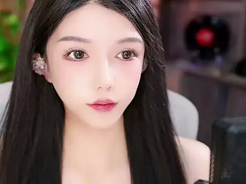 Snapshot of vv-77 chatting on 12/02/25, 05:58 vv-77 online show from 12/02/25, 05:58