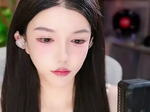 Snapshot of vv-77 chatting on 12/15/25, 06:25 vv-77 online show from 12/15/25, 06:25