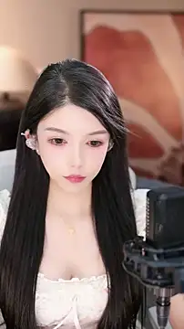 Snapshot of vv-77 chatting on 11/19/25, 05:46 vv-77 online show from 11/19/25, 05:46