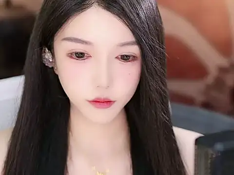 Snapshot of vv-77 chatting on 11/23/25, 05:23 vv-77 online show from 11/23/25, 05:23