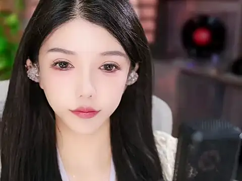 Snapshot of vv-77 chatting on 12/04/25, 08:19 vv-77 online show from 12/04/25, 08:19