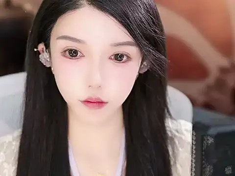 Snapshot of vv-77 chatting on 11/21/25, 05:56 vv-77 online show from 11/21/25, 05:56