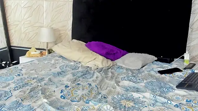 ChanelleJohnson  online show from 12/22/25, 11:16