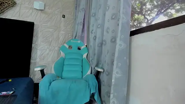 ChanelleJohnson  online show from 11/20/25, 06:52