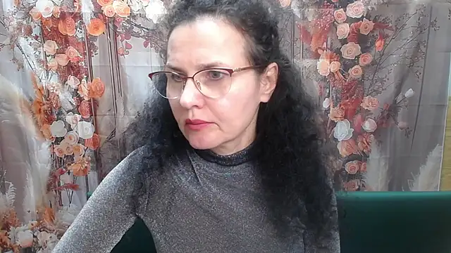 Snapshot of Miroslava_Happi chatting on 05/15/26, 06:00 Miroslava Happi online show from 05/15/26, 06:00