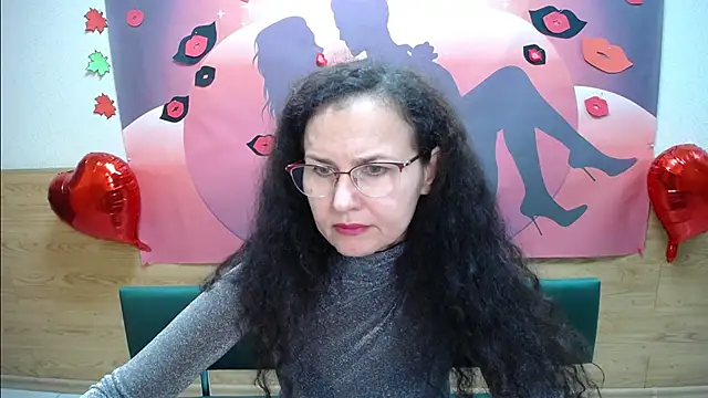 Snapshot of Miroslava_Happi chatting on 10/17/25, 05:44 Miroslava Happi online show from 10/17/25, 05:44