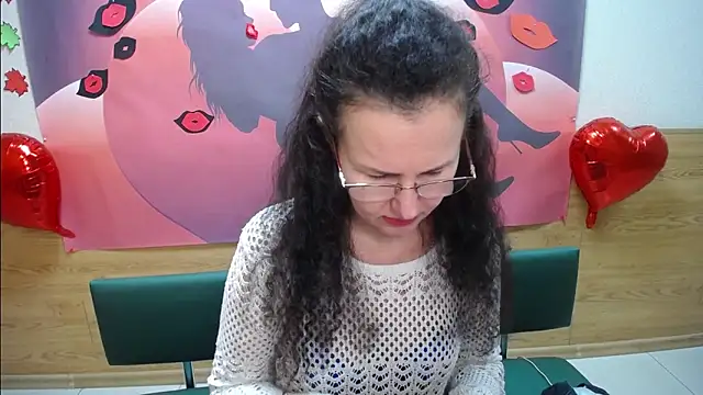 Snapshot of Miroslava_Happi chatting on 10/20/25, 06:37 Miroslava Happi online show from 10/20/25, 06:37