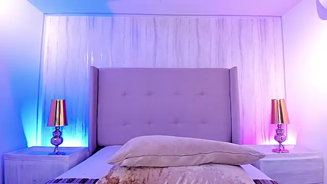 emmiily z online show from 10/01/25, 07:18