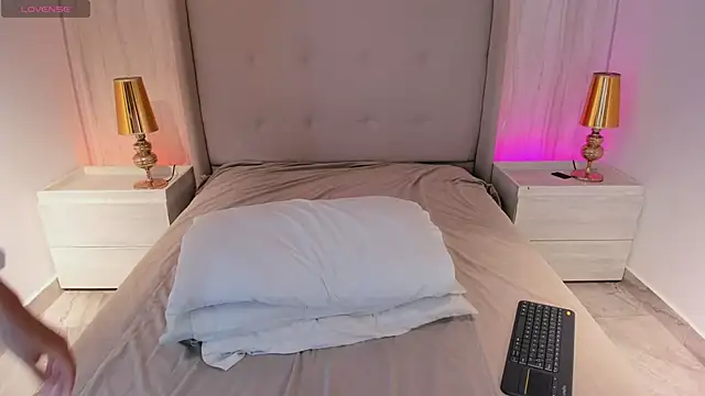 emmiily z online show from 03/15/26, 08:27