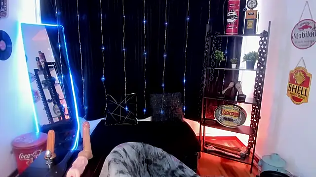 anuvyz miller  online show from 11/04/25, 12:53