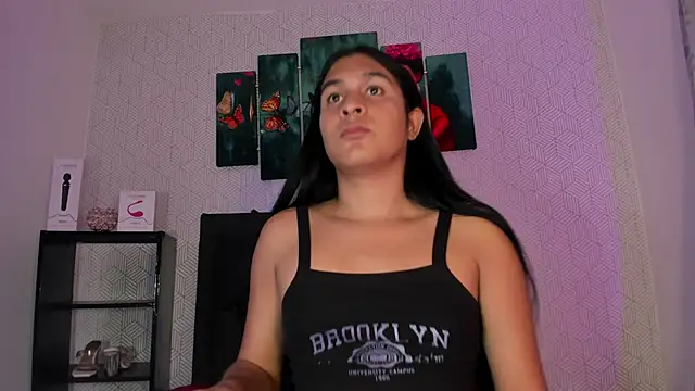 Selena fox7 online show from 09/30/25, 03:34