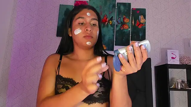 Selena fox7 online show from 10/17/25, 03:32